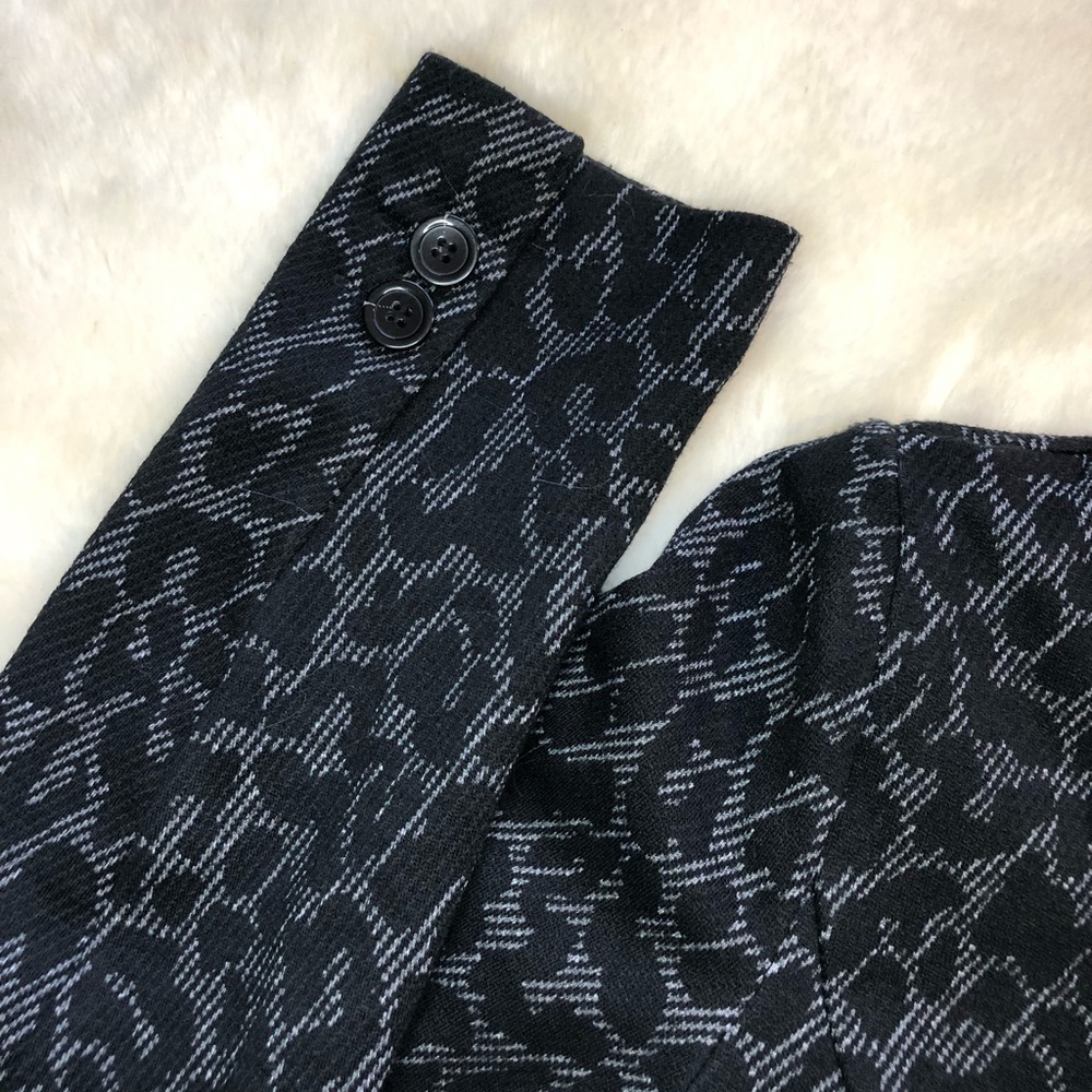 Blazer - Picture 3 of 8